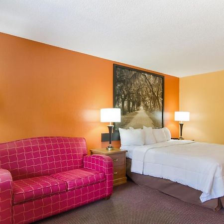 Americas Best Value Inn Darien Buitenkant foto