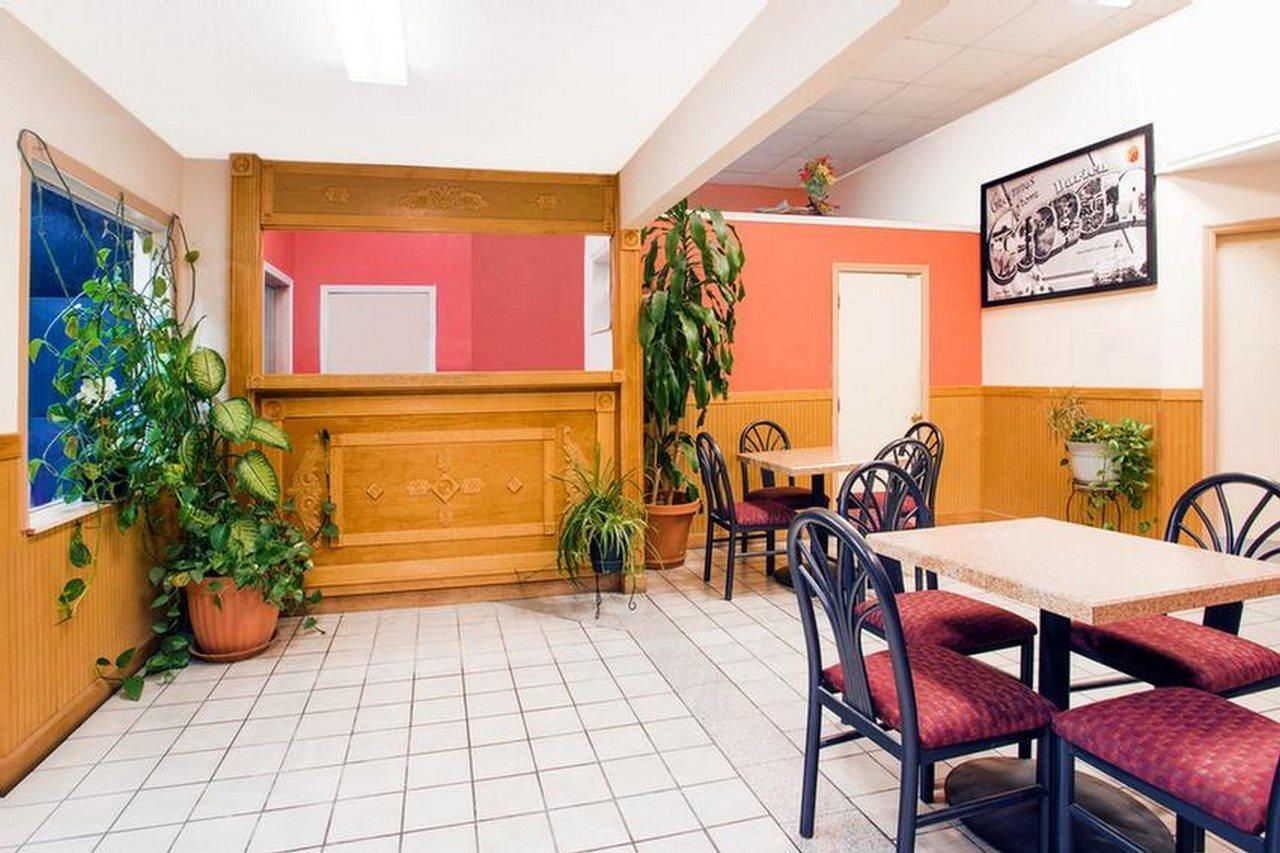 Americas Best Value Inn Darien Buitenkant foto