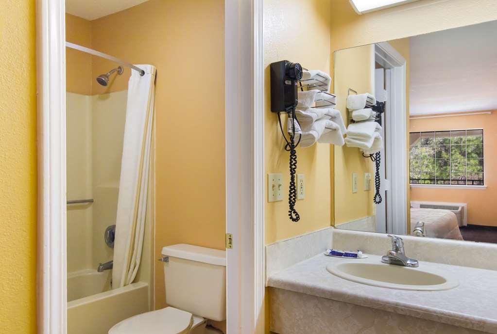 Americas Best Value Inn Darien Buitenkant foto