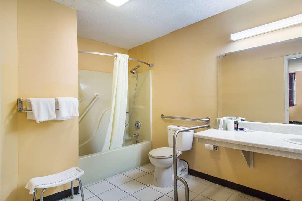 Americas Best Value Inn Darien Buitenkant foto