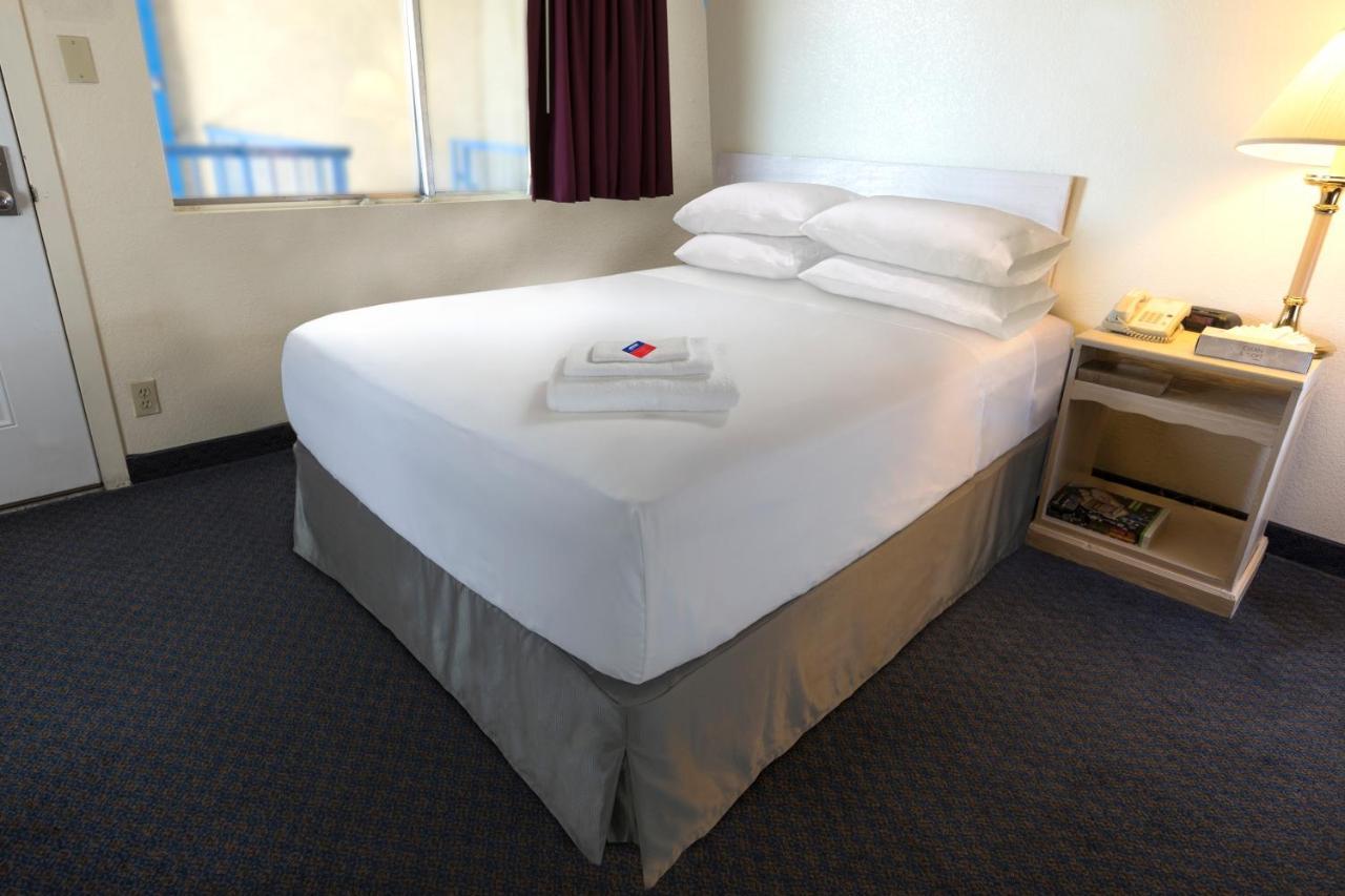 Americas Best Value Inn Darien Buitenkant foto