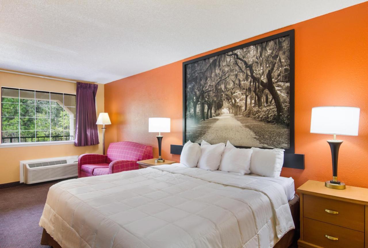 Americas Best Value Inn Darien Buitenkant foto