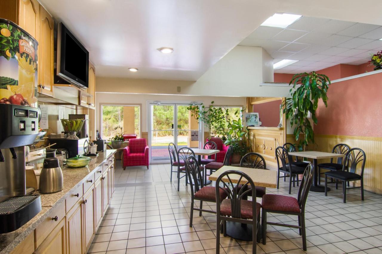 Americas Best Value Inn Darien Buitenkant foto
